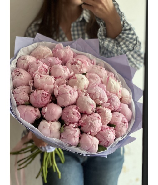 «Селфи №13» — 33 пиона